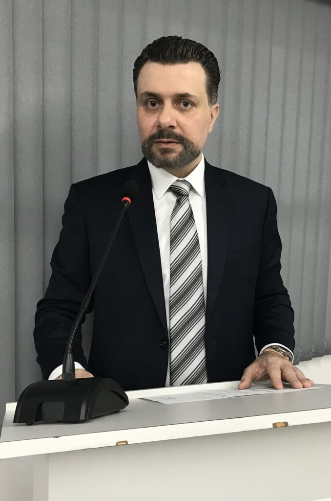 foto do advogado que vai te ajudar a resolver o seu problema de negativas de cobertura de planos de saúde